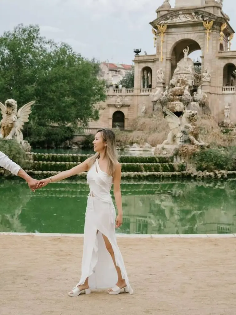 Parc de la Ciutadella marriage proposal setup detail 3 in Barcelona