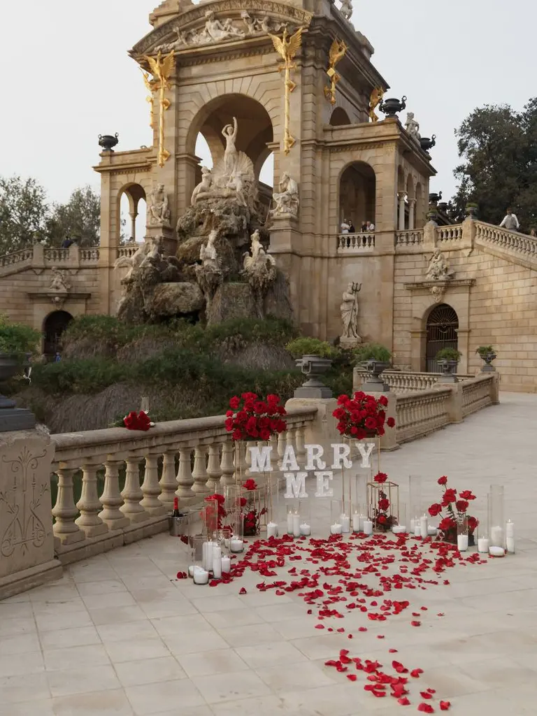 Parc de la Ciutadella marriage proposal setup detail 5 in Barcelona